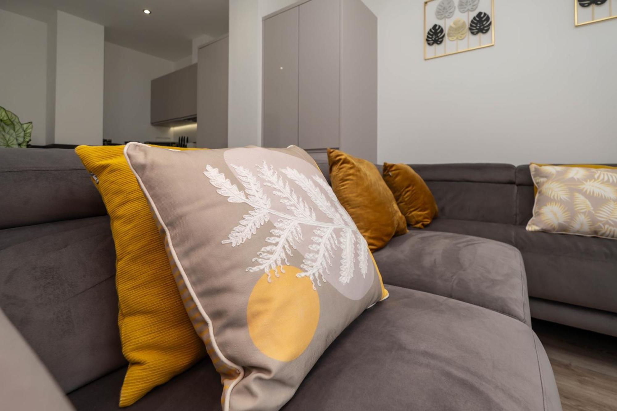 Brand New 2 Bedroom Apartment Centre Of Solihull Exterior foto